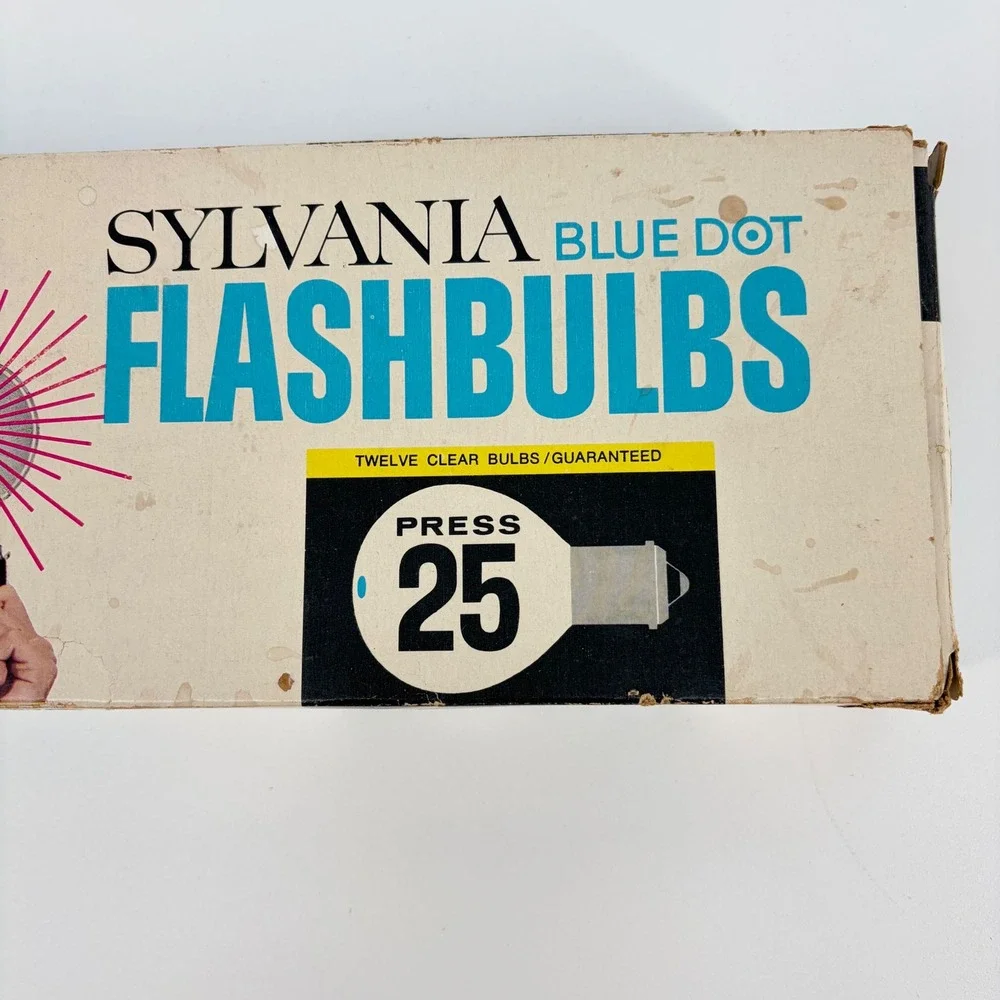Sylvania Flashbulbs Blue Dot Press 25 Vintage NOS Photography 12 Count Pack